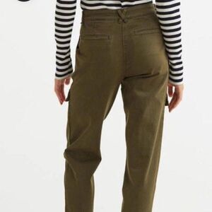 H&M Womens High Rise Cotton Cargo Tapered Leg Pant Size 8 Khaki Green